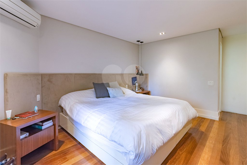 Apartamento à venda com 4 quartos, sendo 3 suítes, em Santa Cecília, São Paulo, SP