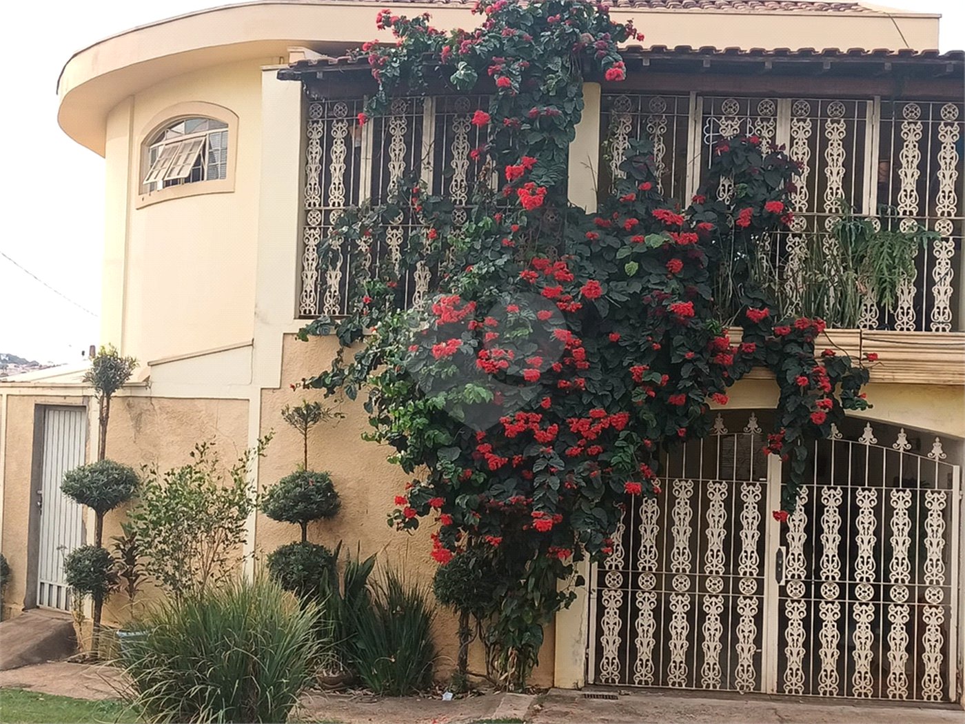 Linda casa em ótima localização!!