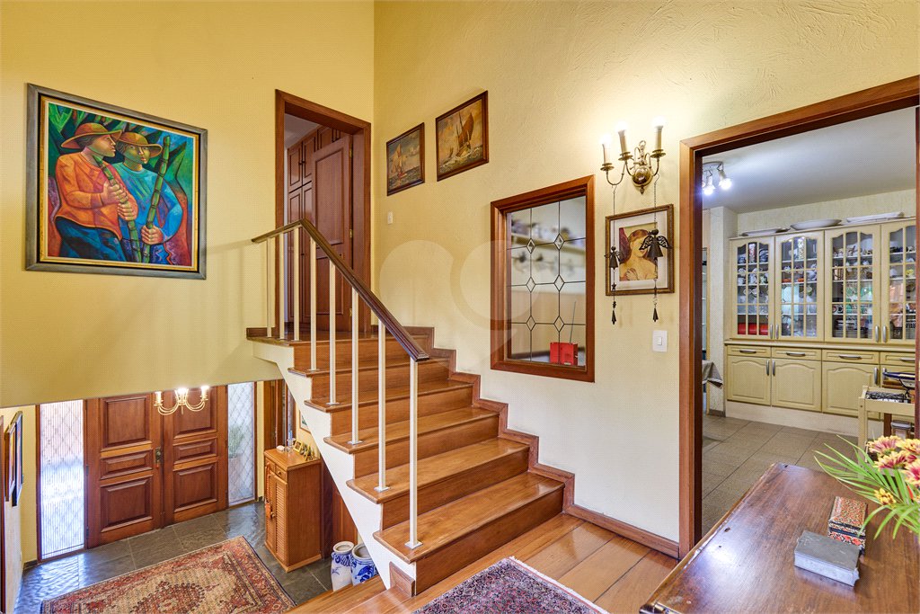 Casa à venda com 4 quartos, sendo 2 suítes, em Jardim Cordeiro, São Paulo, SP