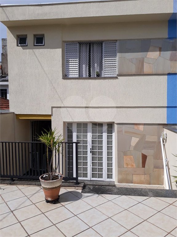 Sobrado à venda com 3 quartos, sendo 1 suíte, em Jardim Santa Mena, Guarulhos, SP