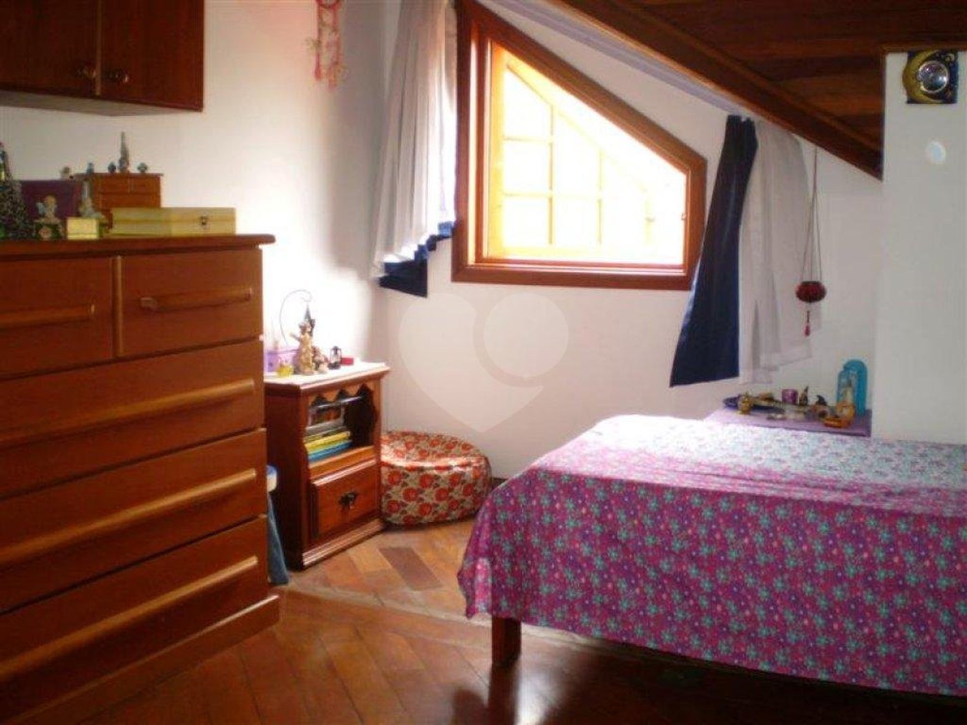 Casa à venda com 3 quartos, sendo 1 suíte, no condomínio Barbará II, São Paulo - SP