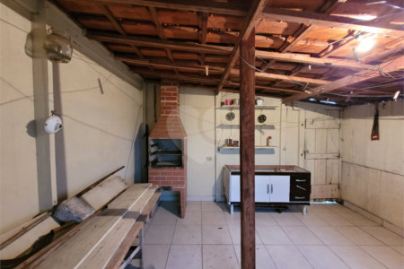 Sobrado à venda com 4 quartos em Vila Jurema, Ferraz de Vasconcelos, SP
