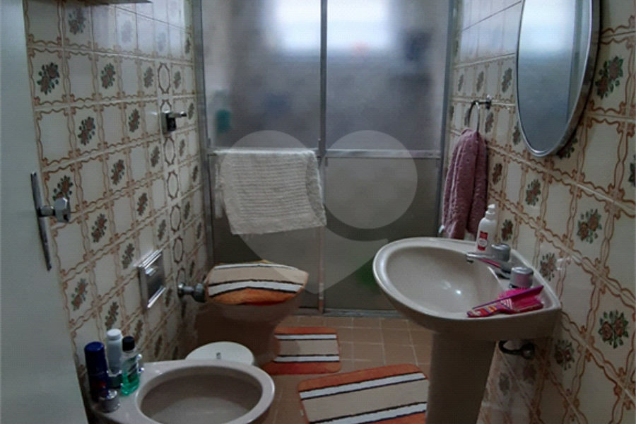 Sobrado à venda com 3 quartos, sendo 1 suíte,  em Jardim Floresta, São Paulo, SP