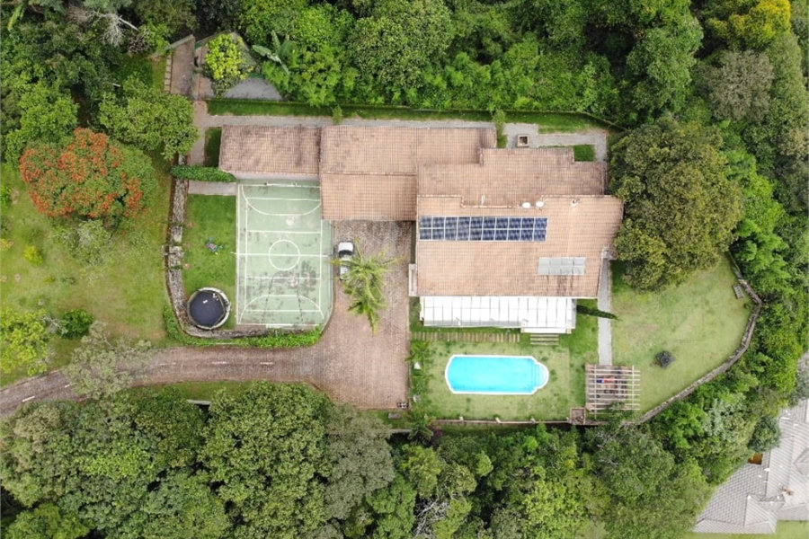 Casa à venda com 4 suítes no condomínio Gleba II, Mairiporã - SP
