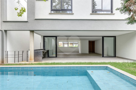 Casa à venda com 4 suítes no condomínio Venezia, São Paulo - SP