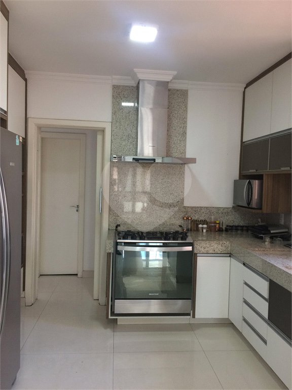Apartamento à venda com 3 suítes em Vila Suzana, São Paulo, SP