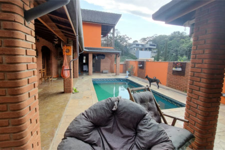 Casa à venda com 4 quartos, sendo 2 suítes, no condomínio Aruã Eco Park, Mogi das Cruzes - SP
