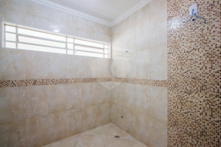 Sobrado à venda com 4 quartos, sendo 1 suíte,  em Interlagos, São Paulo, SP