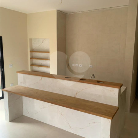 Casa à venda com 3 suítes em Vila Petrópolis, Atibaia, SP