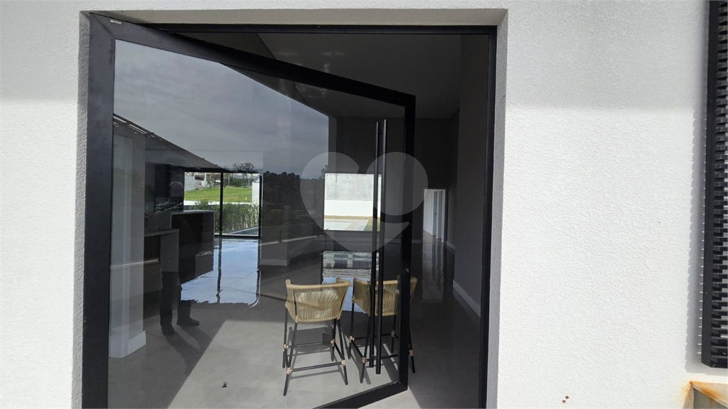 Casa à venda ou para alugar com 5 quartos, sendo 4 suítes,  no condomínio Equilibrium, Atibaia - SP