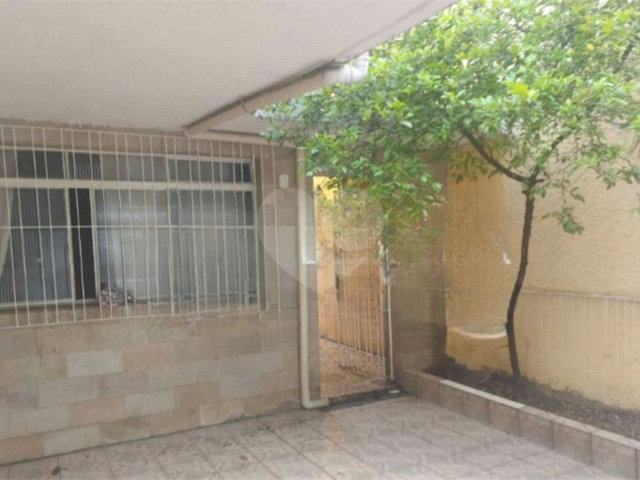 Sobrado à venda com 3 quartos, sendo 1 suíte,  em Parque Edu Chaves, São Paulo, SP