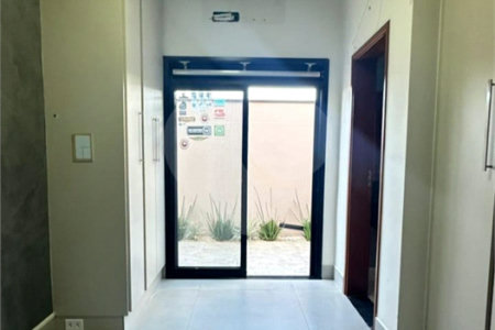 Casa à venda com 3 quartos, sendo 2 suítes, no condomínio Residencial Maria Dulce, Indaiatuba - SP
