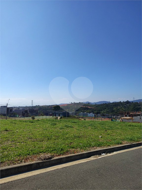 Terreno à venda com 3 quartos, sendo 1 suíte, no condomínio Paradise Gardens I, Mogi das Cruzes - SP