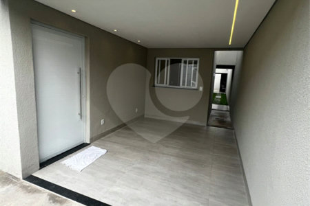 Casa Térrea à venda com 3 quartos, sendo 1 suíte, em Coophema, Cuiabá, MT