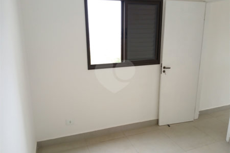 Apartamento à venda com 1 quarto em Vila dos Remédios, São Paulo, SP