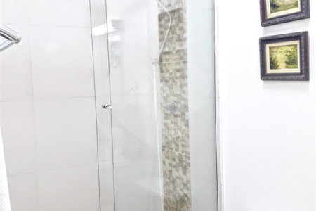 Casa à venda com 3 quartos, sendo 1 suíte,  em Jardim Aeroporto, São Paulo, SP