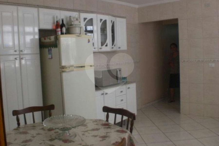 Sobrado à venda com 3 quartos, sendo 1 suíte, em Jardim Peri, São Paulo, SP
