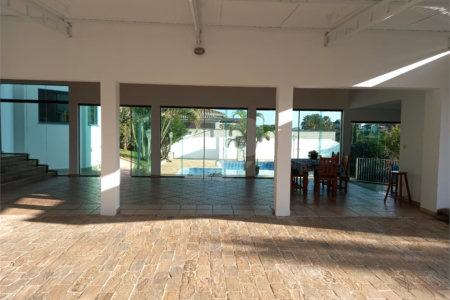Casa à venda com 4 quartos, sendo 1 suíte, no condomínio Vale do Itamaracá, Valinhos - SP