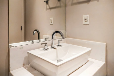 Apartamento totalmente mobiliado com ar-condicionado localizado no coração do Brooklin!!!
