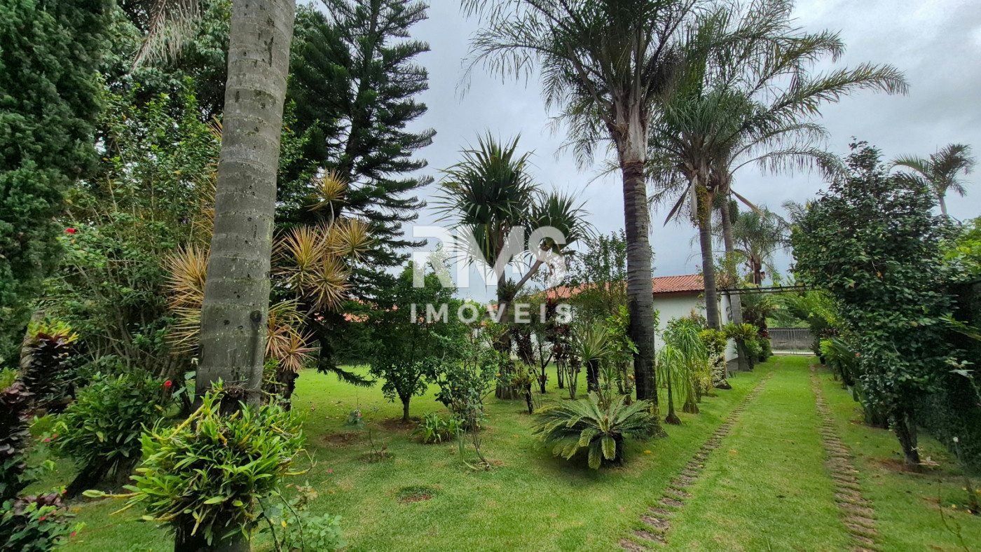Casa à venda com 4 quartos, sendo 1 suíte,  em Villarejo Sopé da Serra (Vilarejo), Cabreúva, SP