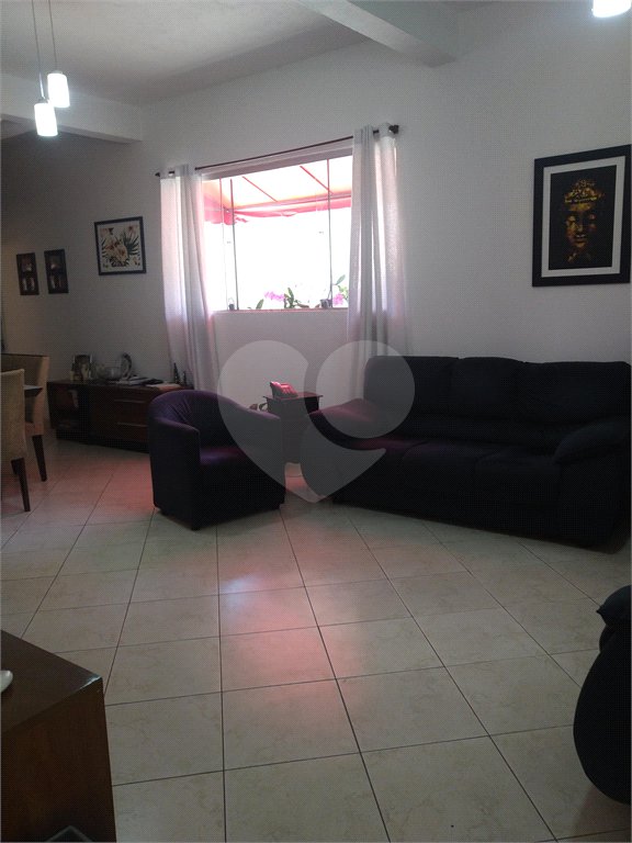 Casa à venda com 4 quartos, sendo 1 suíte, em Vila Pirajussara, São Paulo, SP