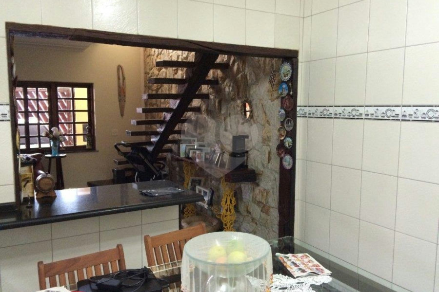 Sobrado à venda com 5 quartos, sendo 4 suítes, em Vila Mazzei, São Paulo, SP
