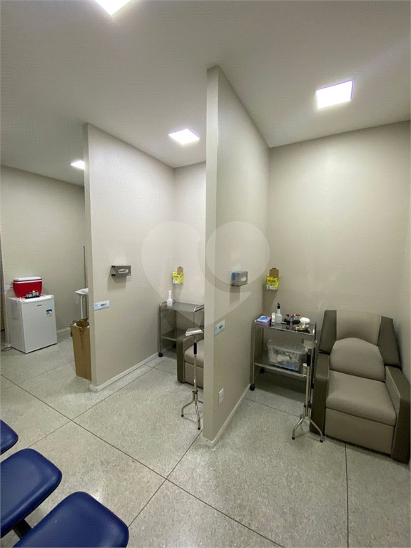 Salão para alugar em Vila Romanópolis, Ferraz de Vasconcelos, SP