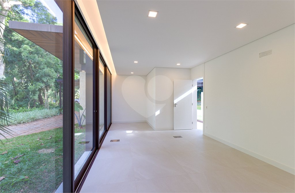 Casa à venda com 5 suítes no condomínio Chácara Flora, São Paulo - SP