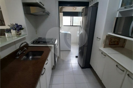 Apartamento à venda com 3 quartos, sendo 1 suíte, em Santo Amaro, São Paulo, SP
