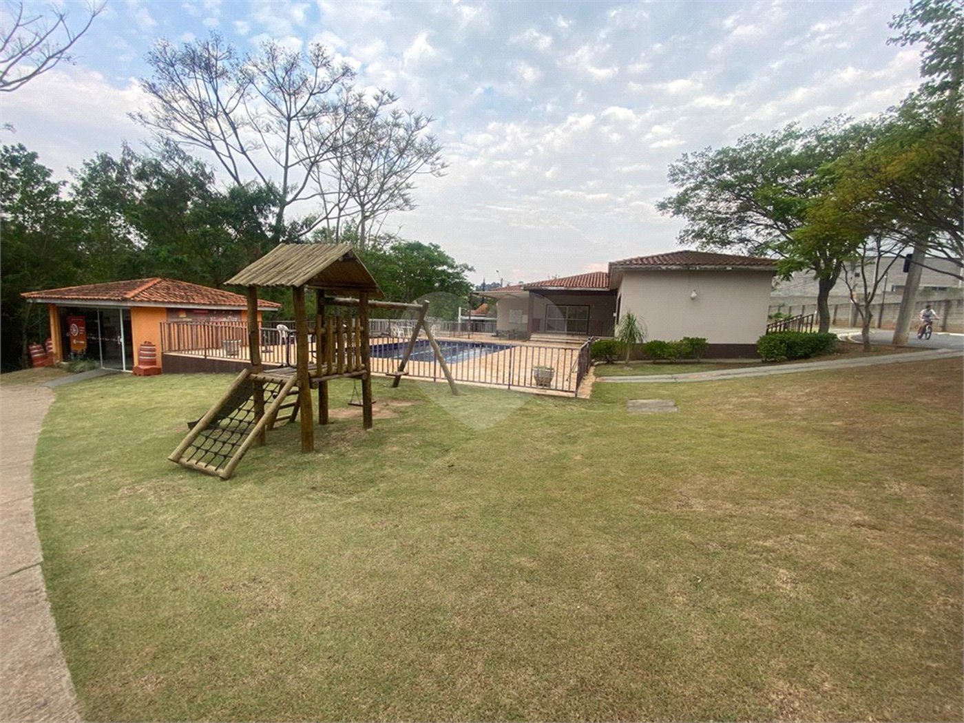 Casa à venda com 2 quartos no condomínio Vila Del Rey, Sorocaba - SP