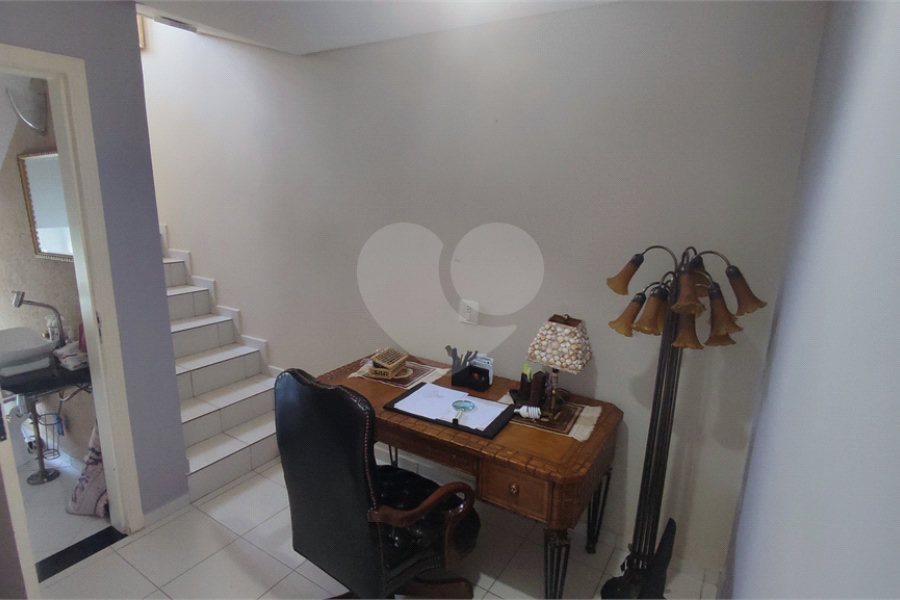 Casa Térrea à venda com 5 quartos em Horto, São Paulo, SP