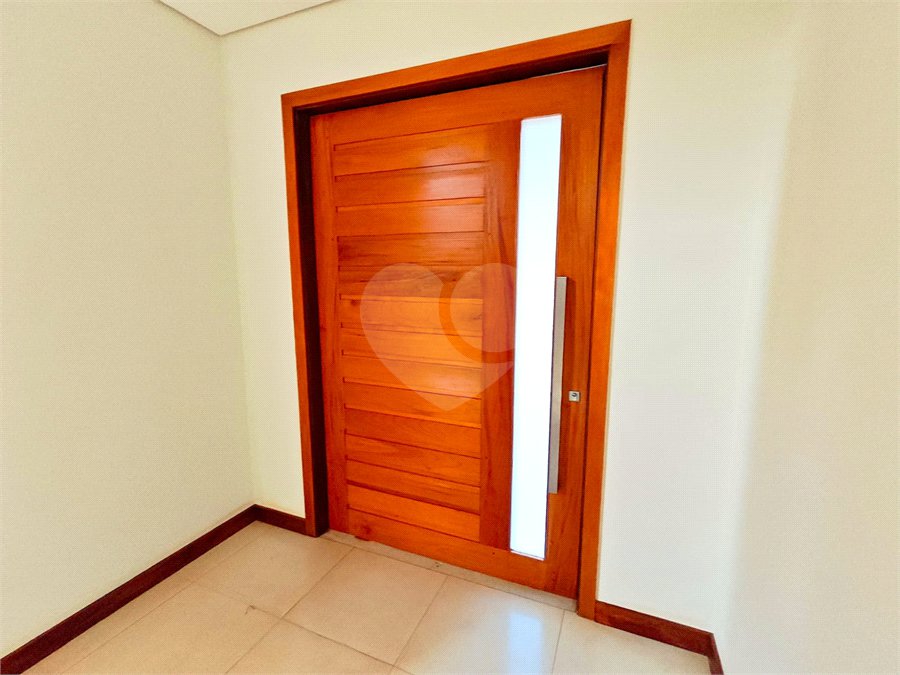 Exclusividade e Sofisticação no Swiss Park: O Sobrado Perfeito em São Carlos, com, 3 suites,2 salas, área Gourmet, persianas blackout automatizadas.