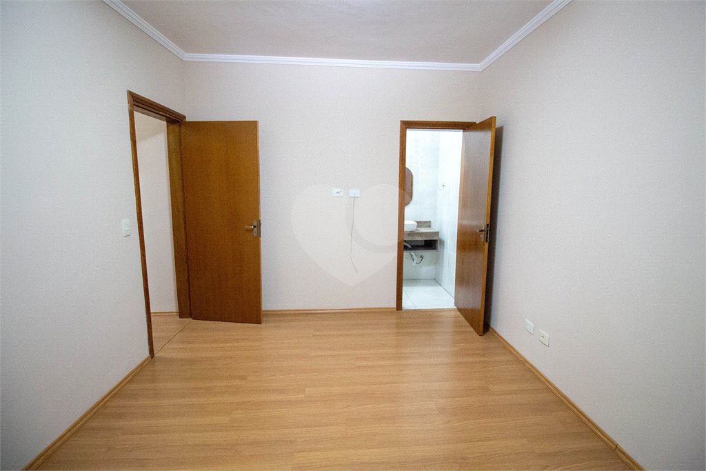 Casa à venda com 3 quartos, sendo 1 suíte, no condomínio Vilaregio, São Roque - SP