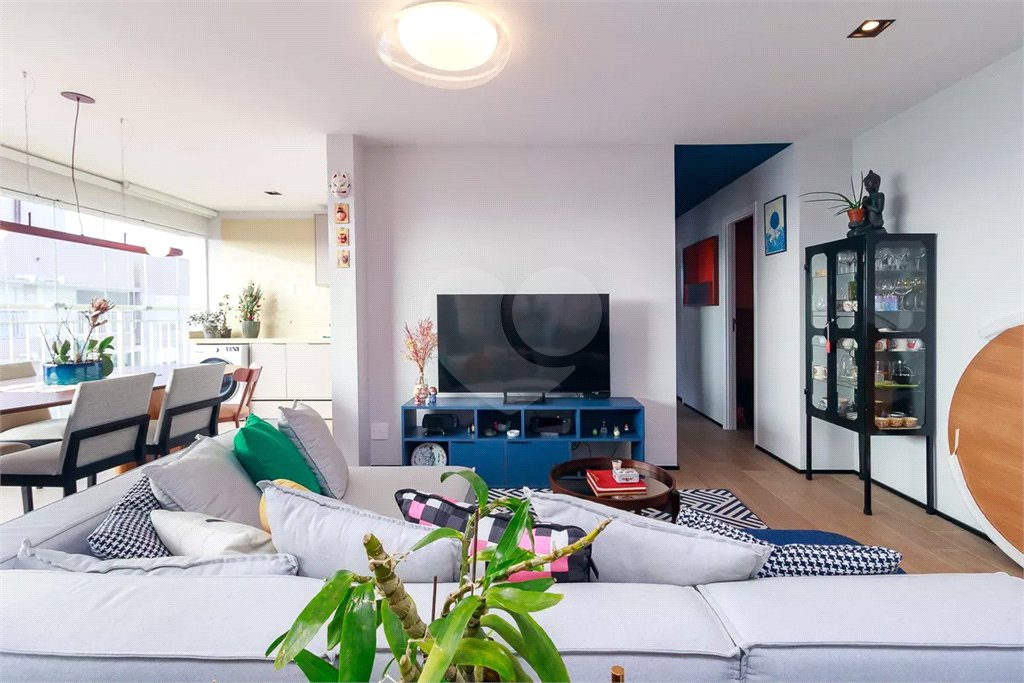 Apartamento à venda com 3 quartos, sendo 1 suíte,  em Santo Amaro, São Paulo, SP