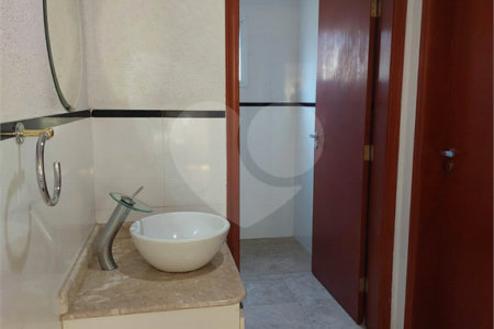 Sobrado à venda com 5 quartos em Campo Grande, São Paulo, SP