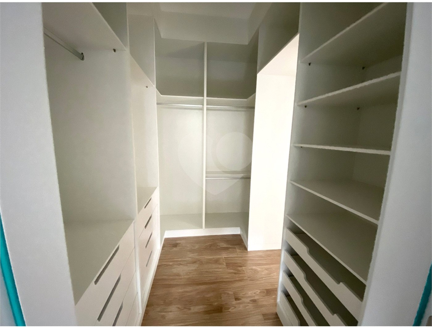 Casa à venda com 3 suítes no condomínio Portal das Tipuanas, Araraquara - SP
