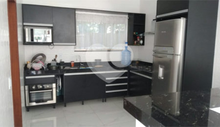 Casa à venda com 4 quartos, sendo 1 suíte, em Arraial D´ajuda, Porto Seguro, BA