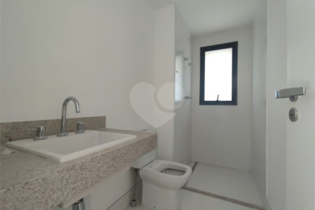 Apartamento à venda com 4 suítes em Jardim Leonor, São Paulo, SP