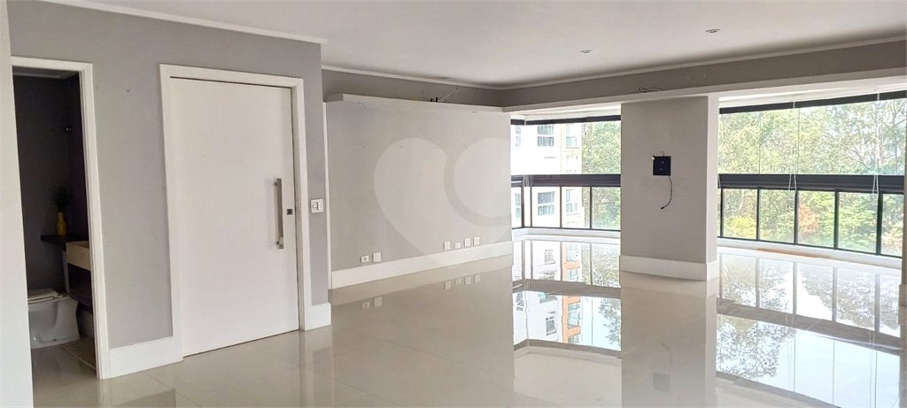 Apartamento à venda com 3 suítes em Jardim Fonte do Morumbi, São Paulo, SP