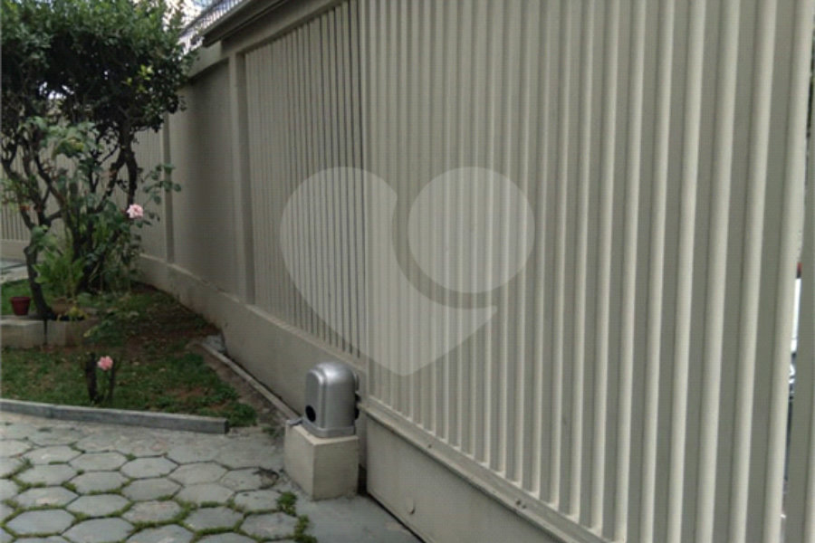 Casa Térrea à venda com 3 quartos, sendo 1 suíte, em Vila Galvão, Guarulhos, SP