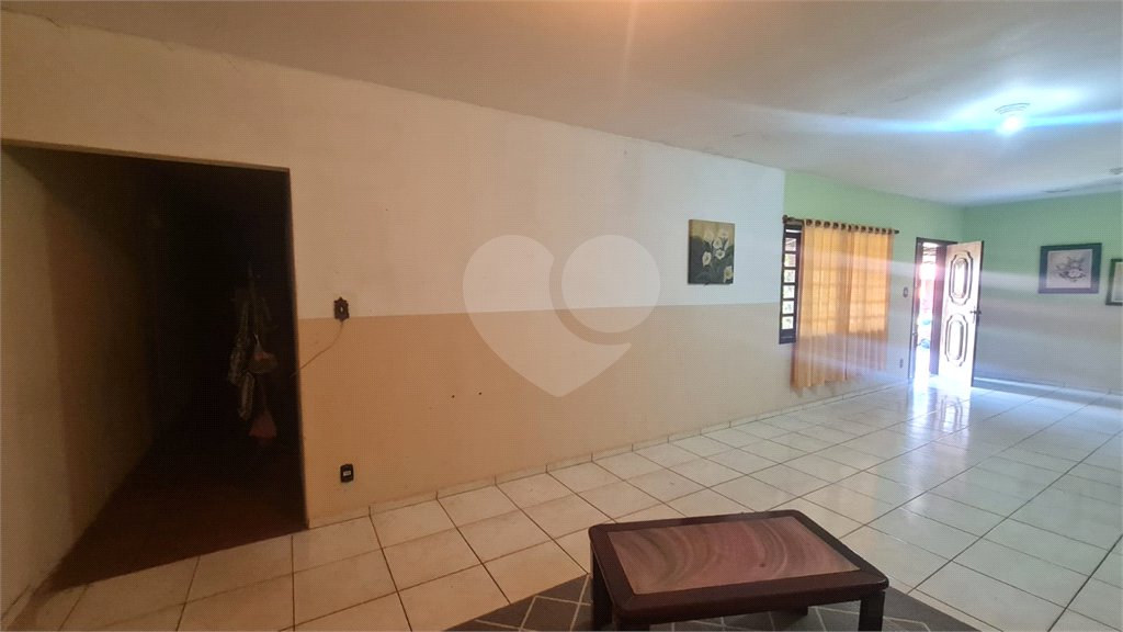 Chácara à venda com 3 quartos, sendo 1 suíte, em Vila Reis, Itapetininga, SP