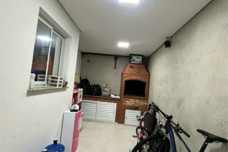 Casa à venda com 3 quartos, sendo 1 suíte, no condomínio Vila das Cores, São Paulo - SP