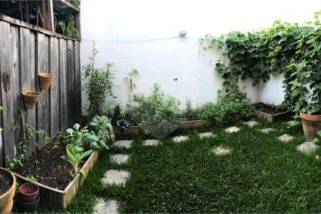 Casa à venda com 9 quartos, sendo 8 suítes, no condomínio Village Elisabete, Rio de Janeiro - RJ