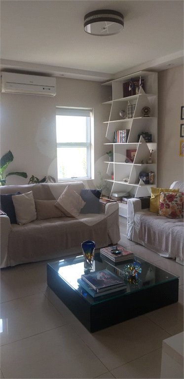 Casa à venda ou para alugar com 3 quartos, sendo 1 suíte, em Parque das Colinas, Valinhos, SP