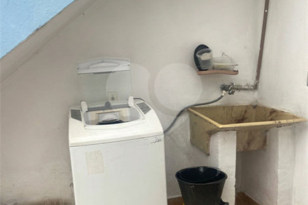 Sobrado à venda com 4 quartos, sendo 2 suítes, em Vila Ruth, Poá, SP
