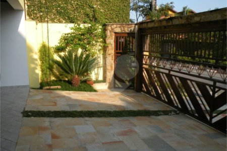 Casa à venda ou para alugar com 5 suítes em Parque dos Príncipes, São Paulo, SP