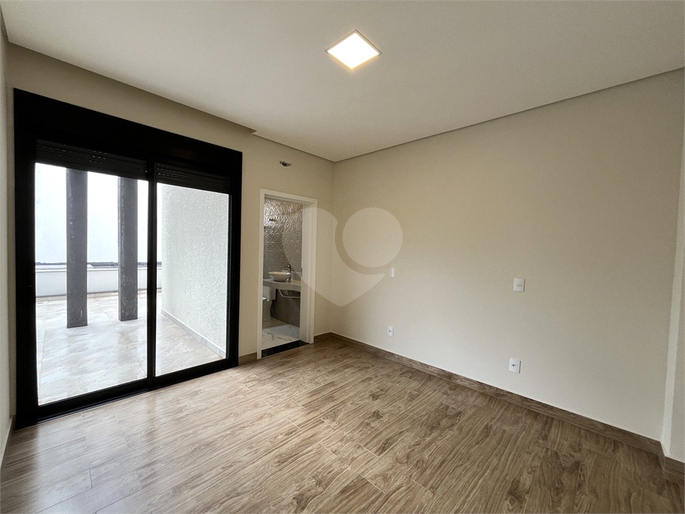Casa à venda com 4 suítes no condomínio Mont Blanc, Sorocaba - SP