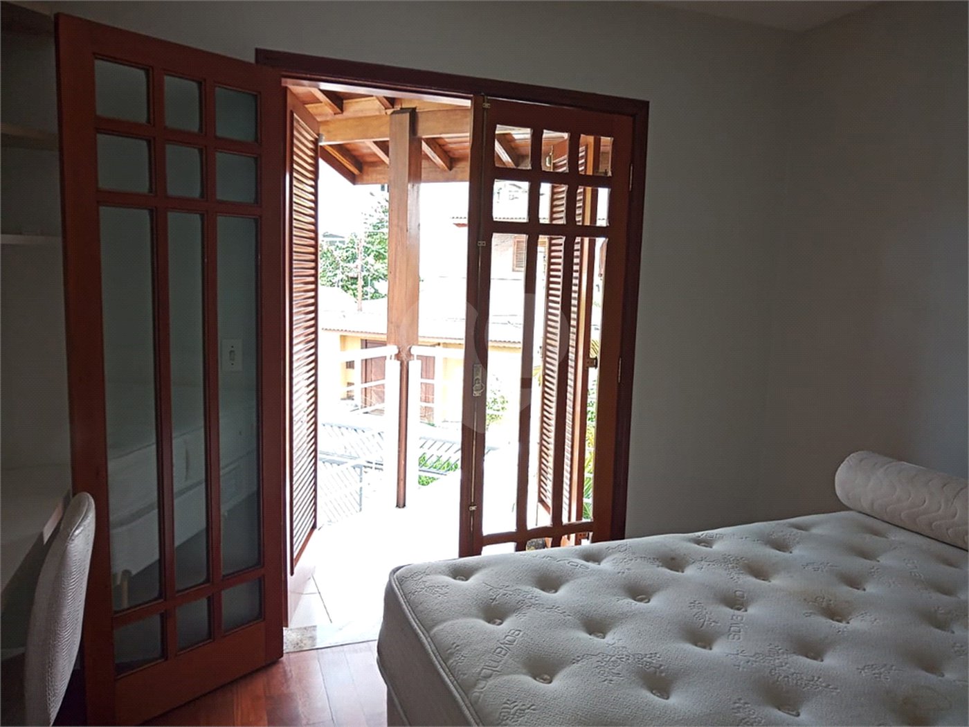 Sobrado à venda com 4 quartos, sendo 3 suítes, em Tremembé, São Paulo, SP