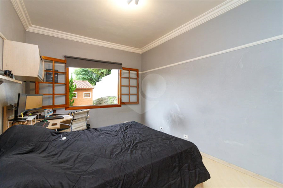 Casa à venda com 4 quartos, sendo 2 suítes, no condomínio Da Serra, São Paulo - SP