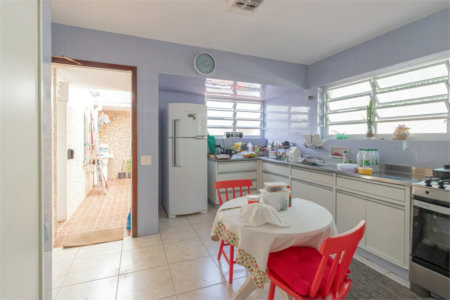 Casa Térrea à venda com 4 quartos, sendo 2 suítes, em Alto de Pinheiros, São Paulo, SP